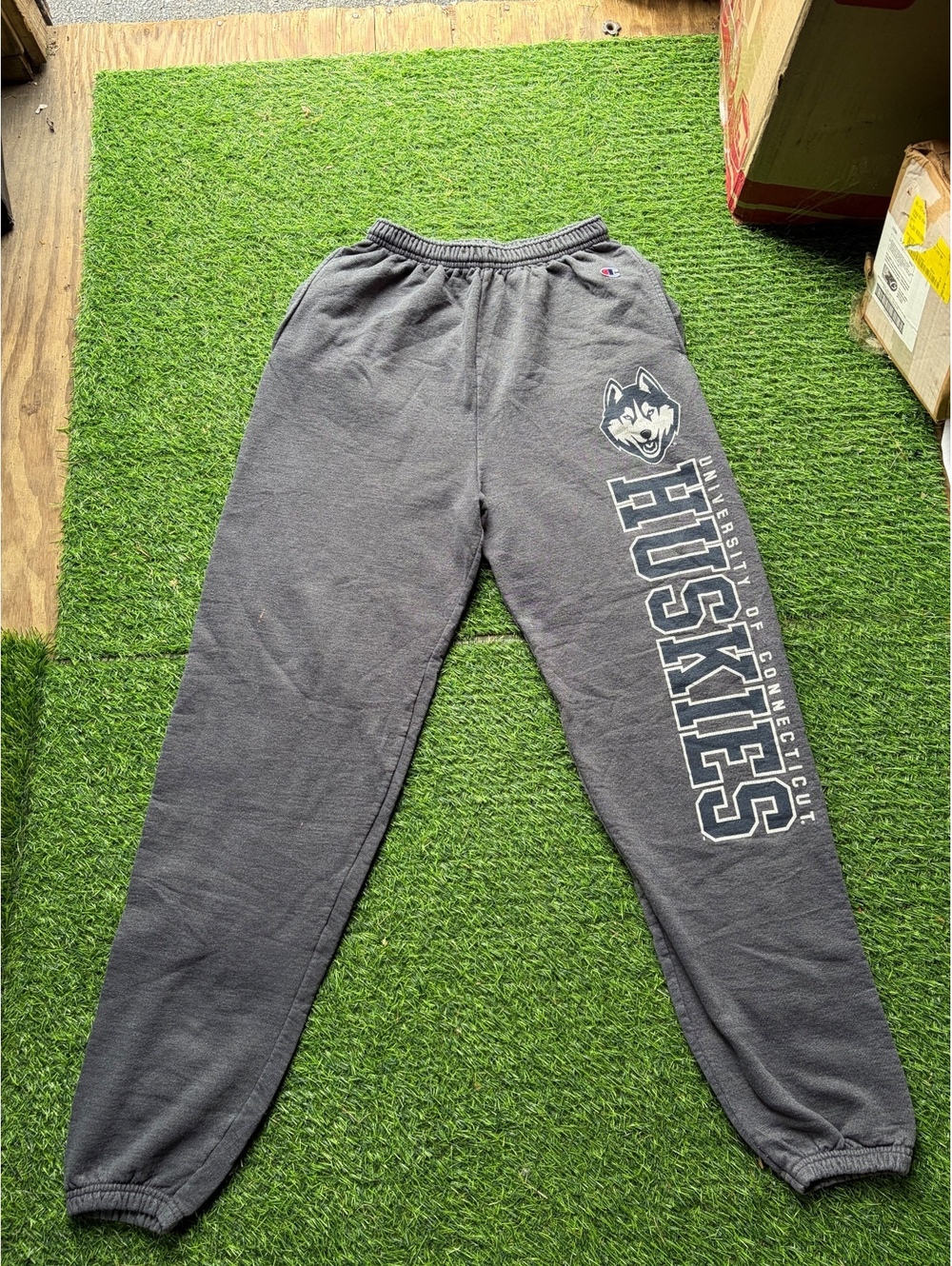Vintage Gray Champion UConn Huskies sweatpants Size M